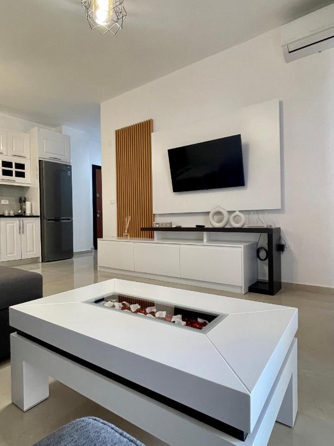 Sunflower Terraces Apartment *